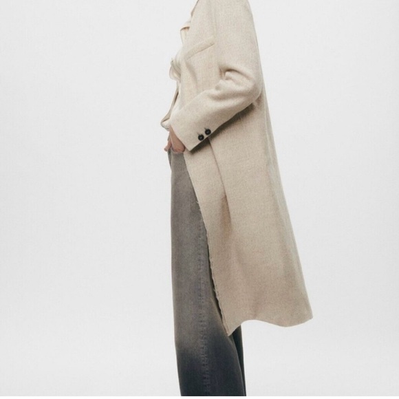 Zara Monteco ZW Collection 100% Wool Coat size Large- worn on tv. Ivory/Cream - Picture 7 of 8